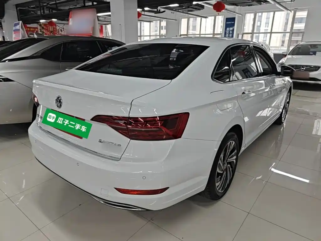 Volkswagen Sagitar 2020