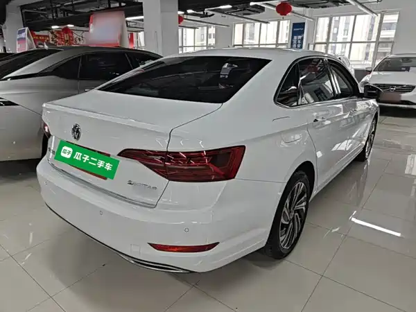 Volkswagen Sagitar 2020