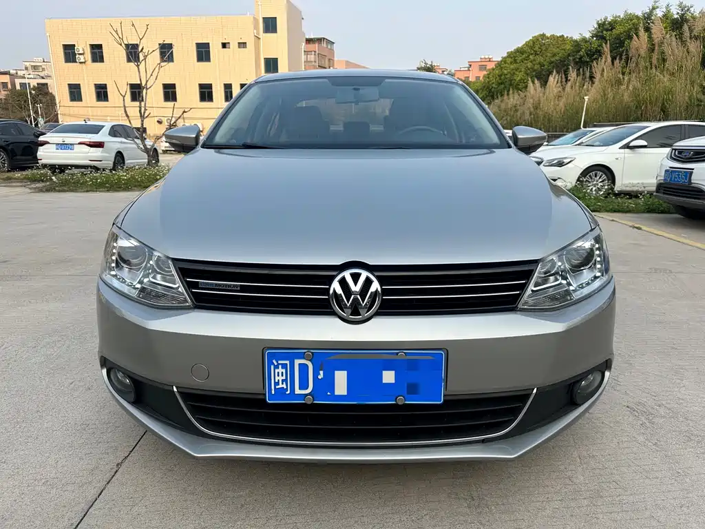 Volkswagen Sagitar 2012