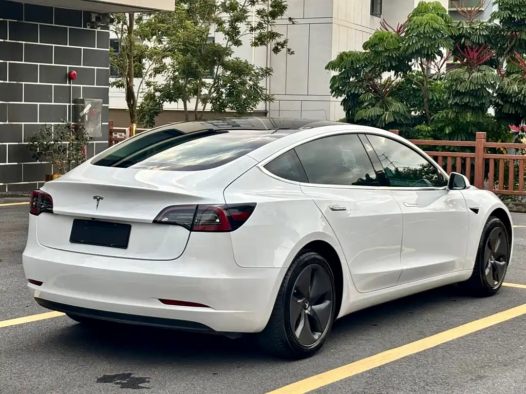 Tesla Model 3 2019 — фото 4