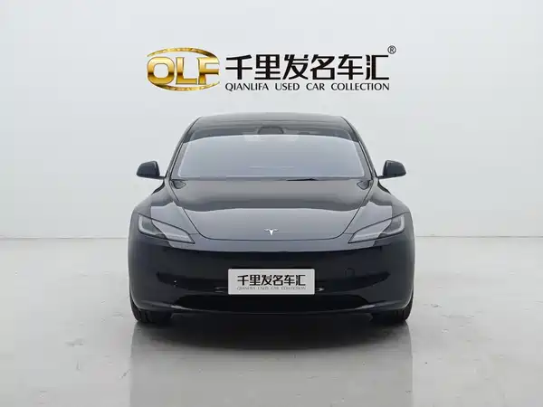 Tesla Model 3 2024