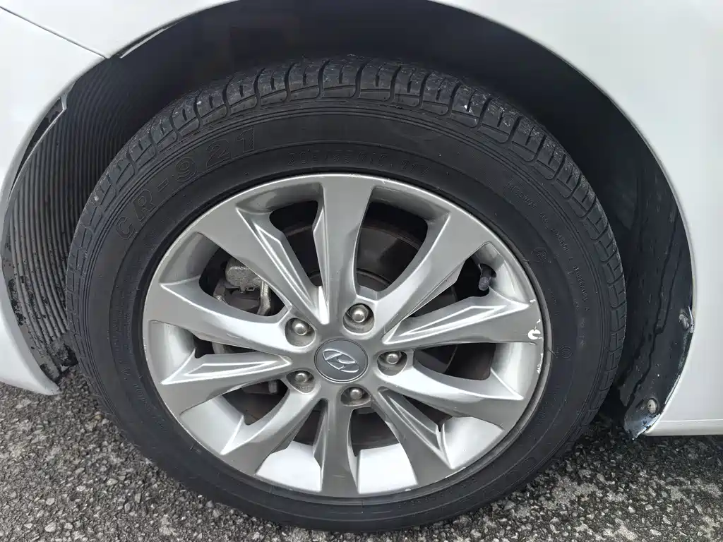 Hyundai Elantra Langdong 2017 — фото 16