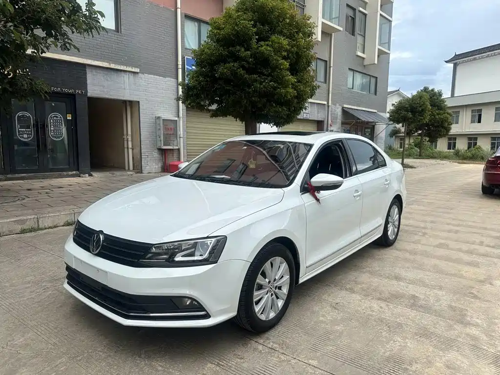 Volkswagen Sagitar 2016