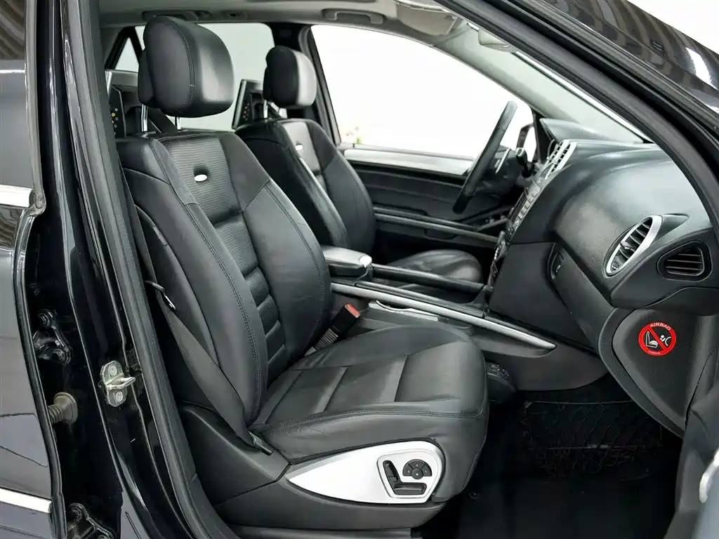 Mercedes-Benz M-Class AMG 2010 — фото 8