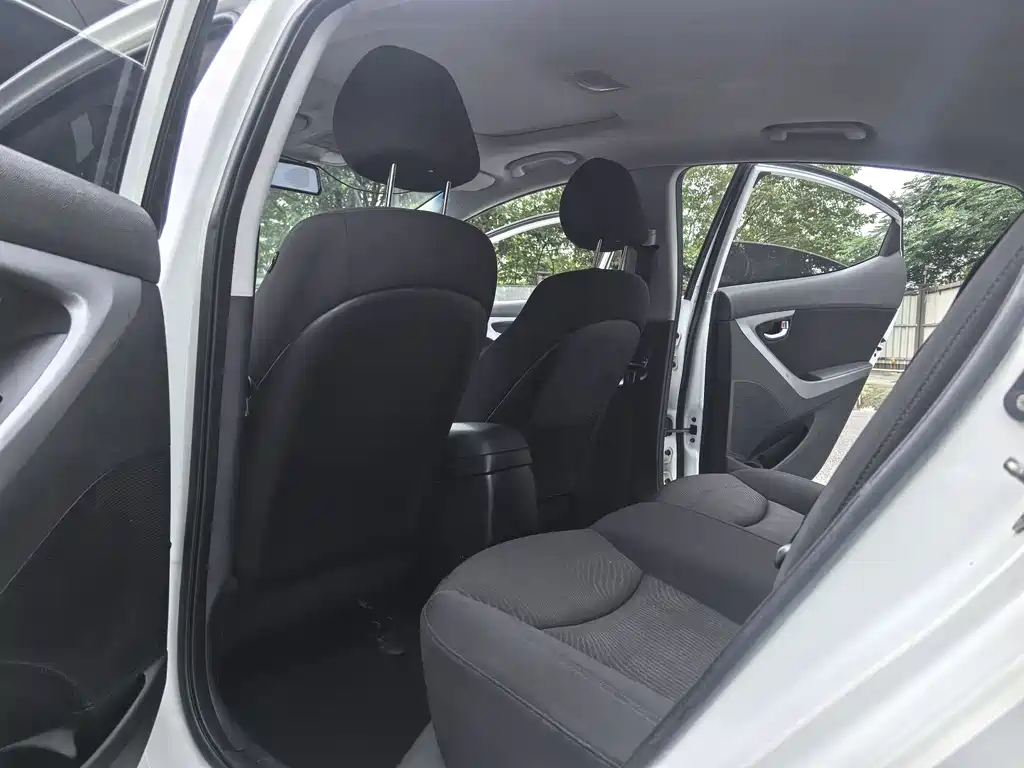 Hyundai Elantra Langdong 2017 — фото 10