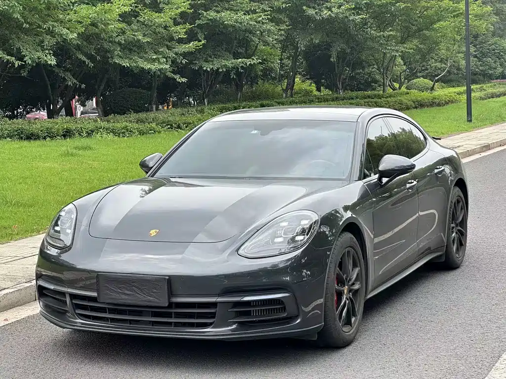Porsche Panamera 2019 — фото 1
