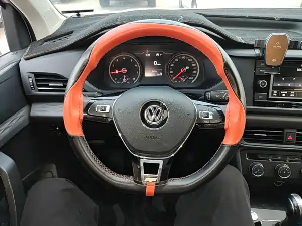 Volkswagen Tharu 2020
