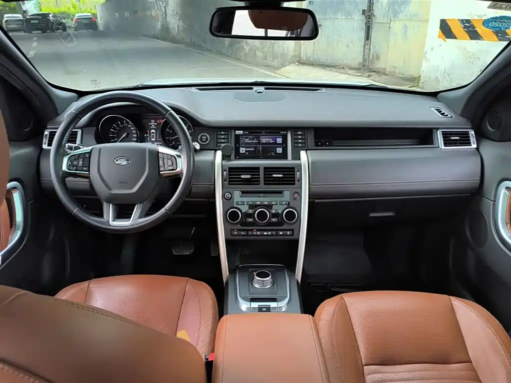 Land Rover Discovery Sport 2015 — фото 16