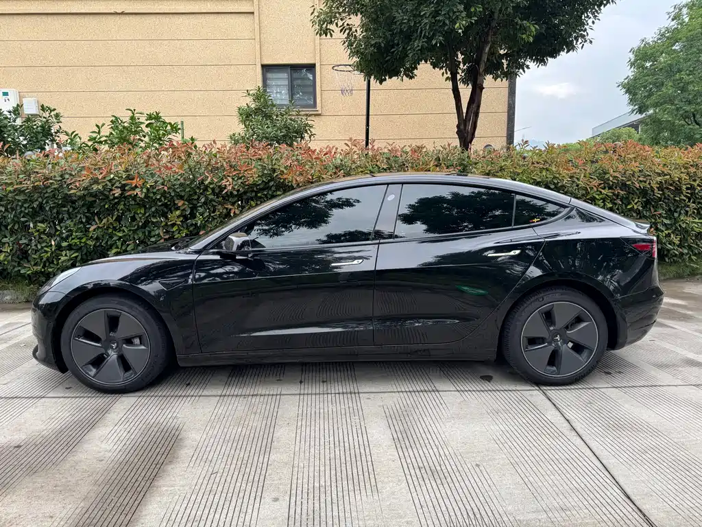 Tesla Model 3 2022 — фото 9