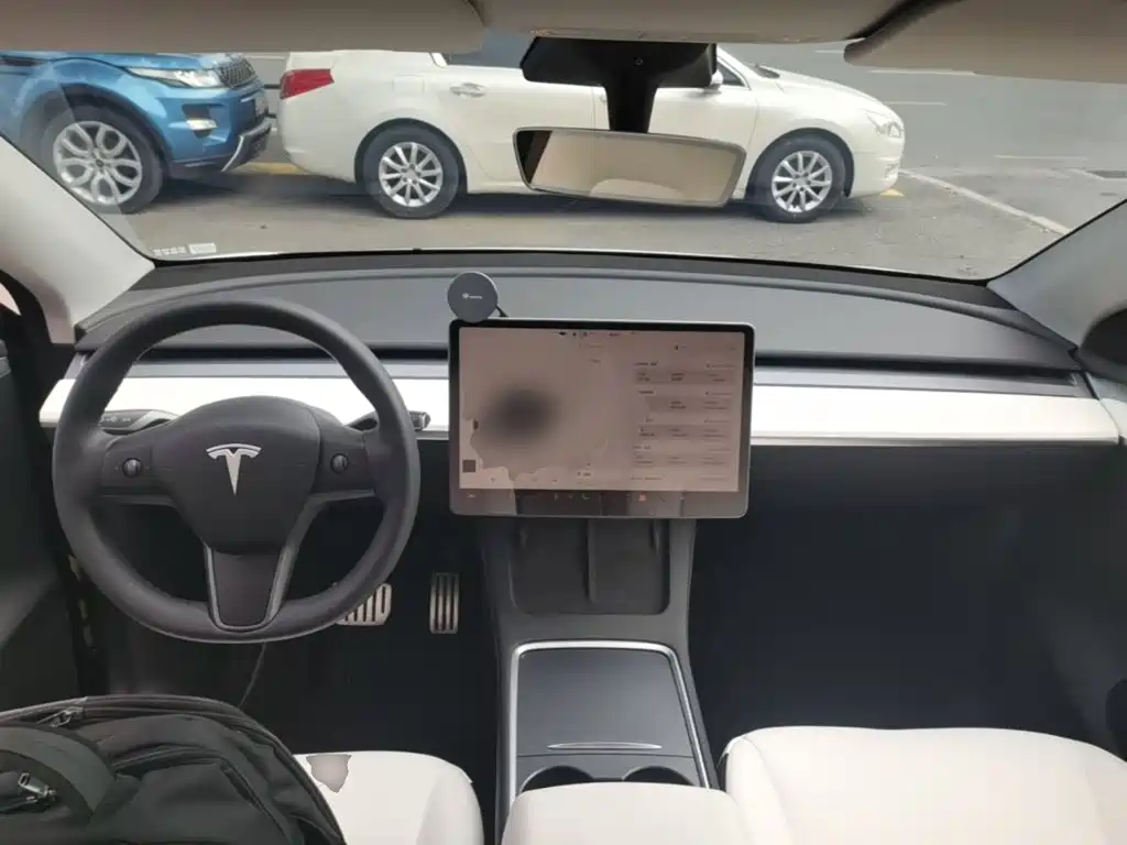 Tesla Model Y 2023 — фото 10