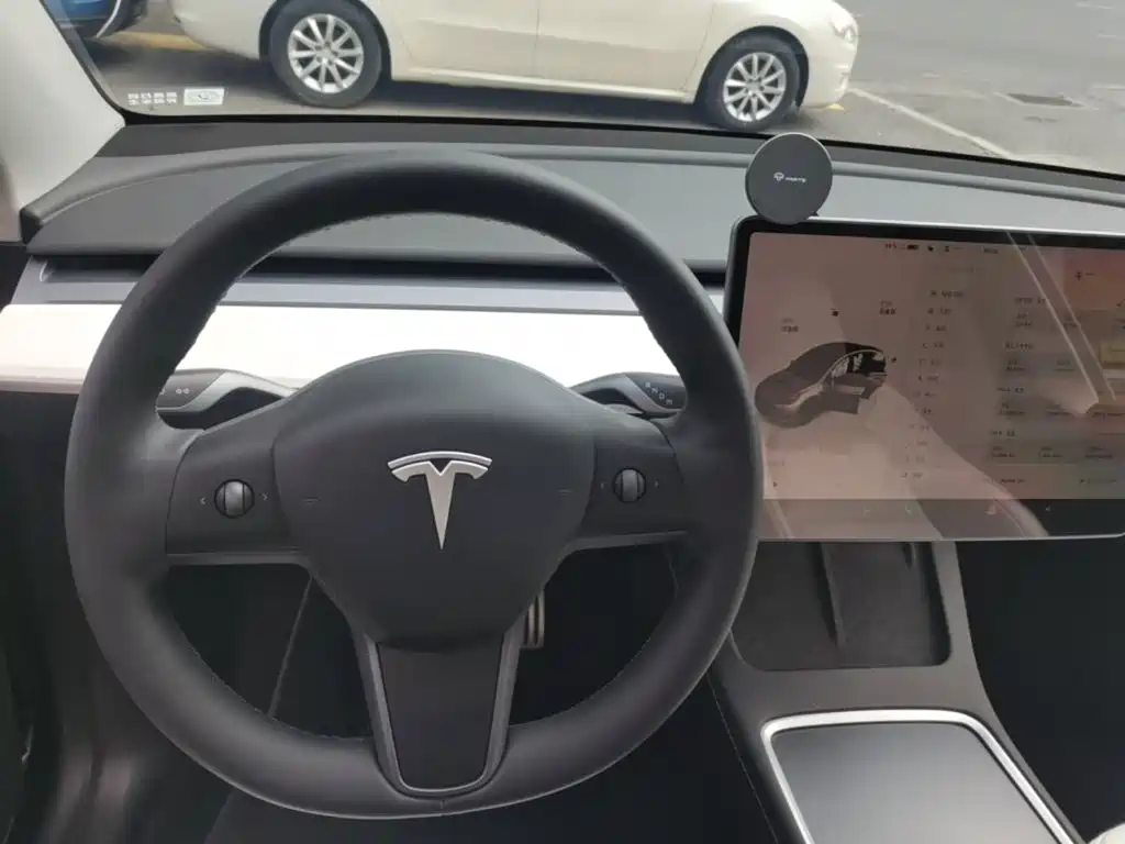 Tesla Model Y 2023 — фото 14