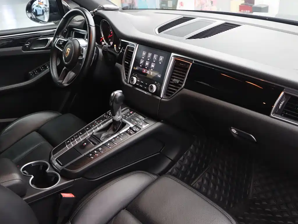 Porsche Macan 2016 — фото 10