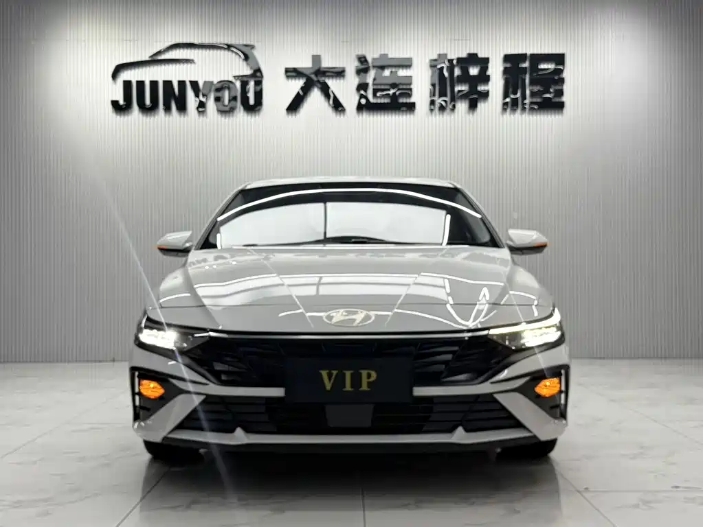 Hyundai Elantra 2024