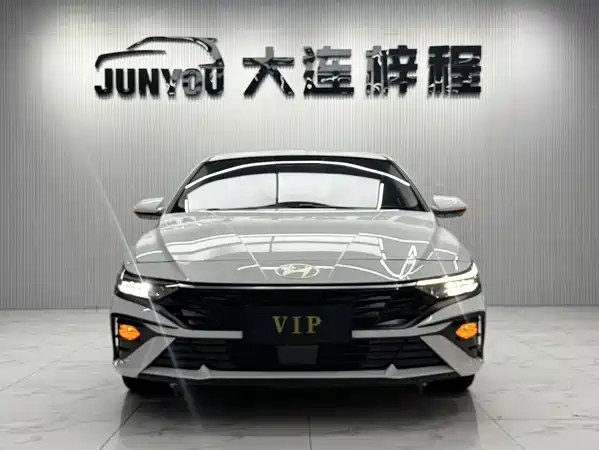 Hyundai Elantra 2024