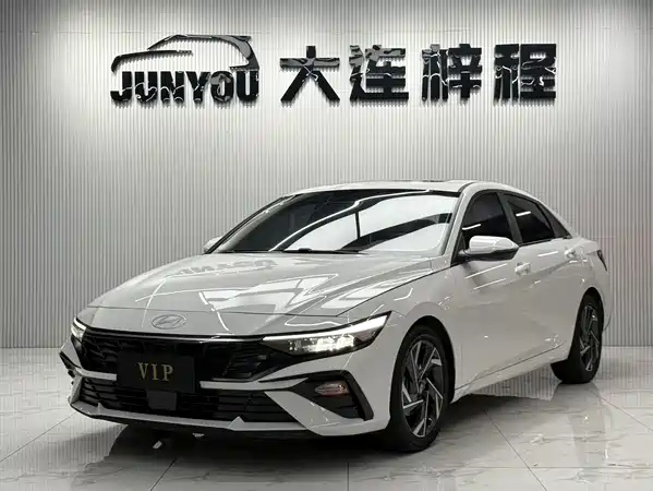 Hyundai Elantra 2024