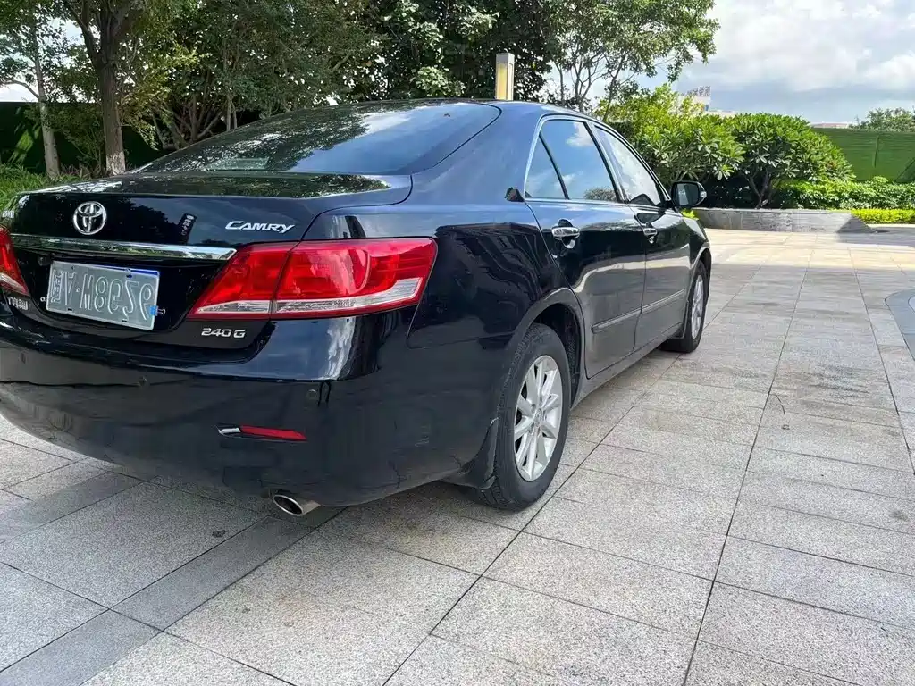 Toyota Camry 2015 — фото 8