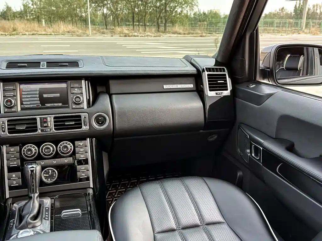 Land Rover Range Rover 2010 — фото 21