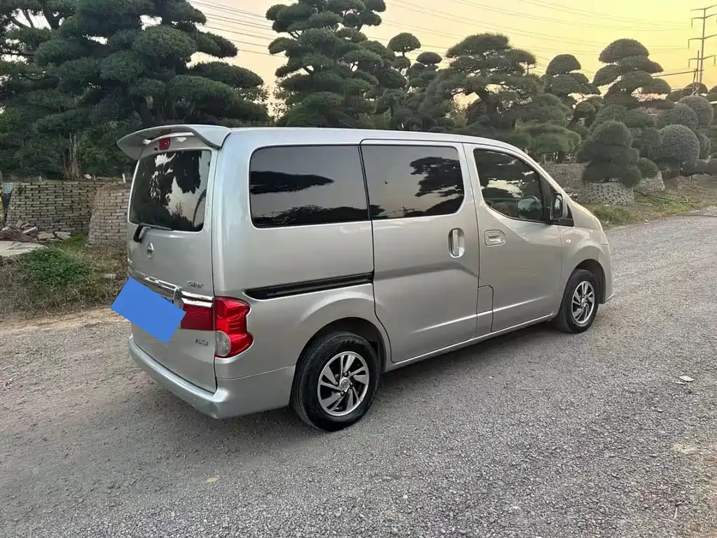 Nissan NV200 2018 — фото 7