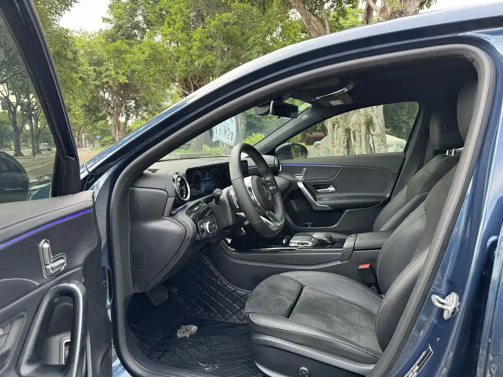 Mercedes-Benz A-Class 2019 — фото 4