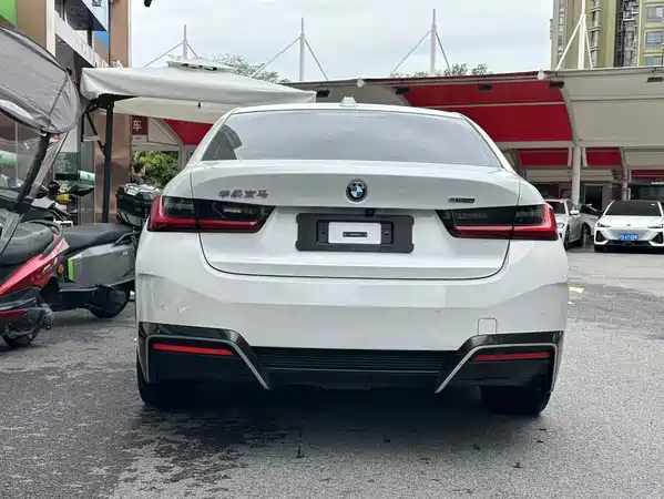 BMW i3 2024
