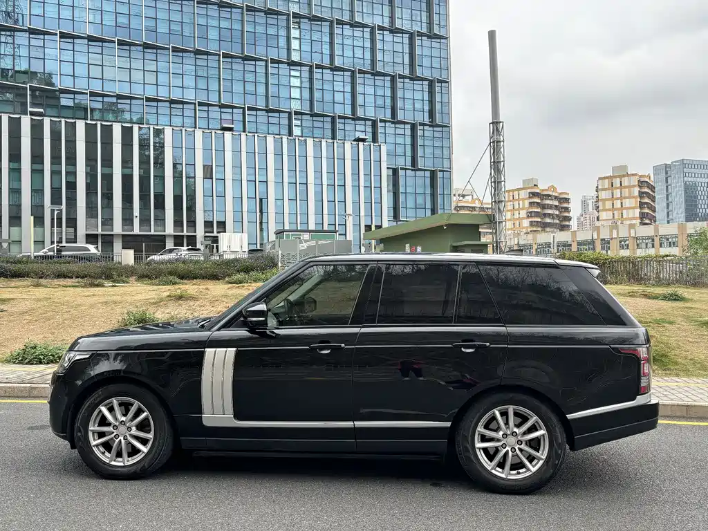 Land Rover Range Rover 2018 — фото 17