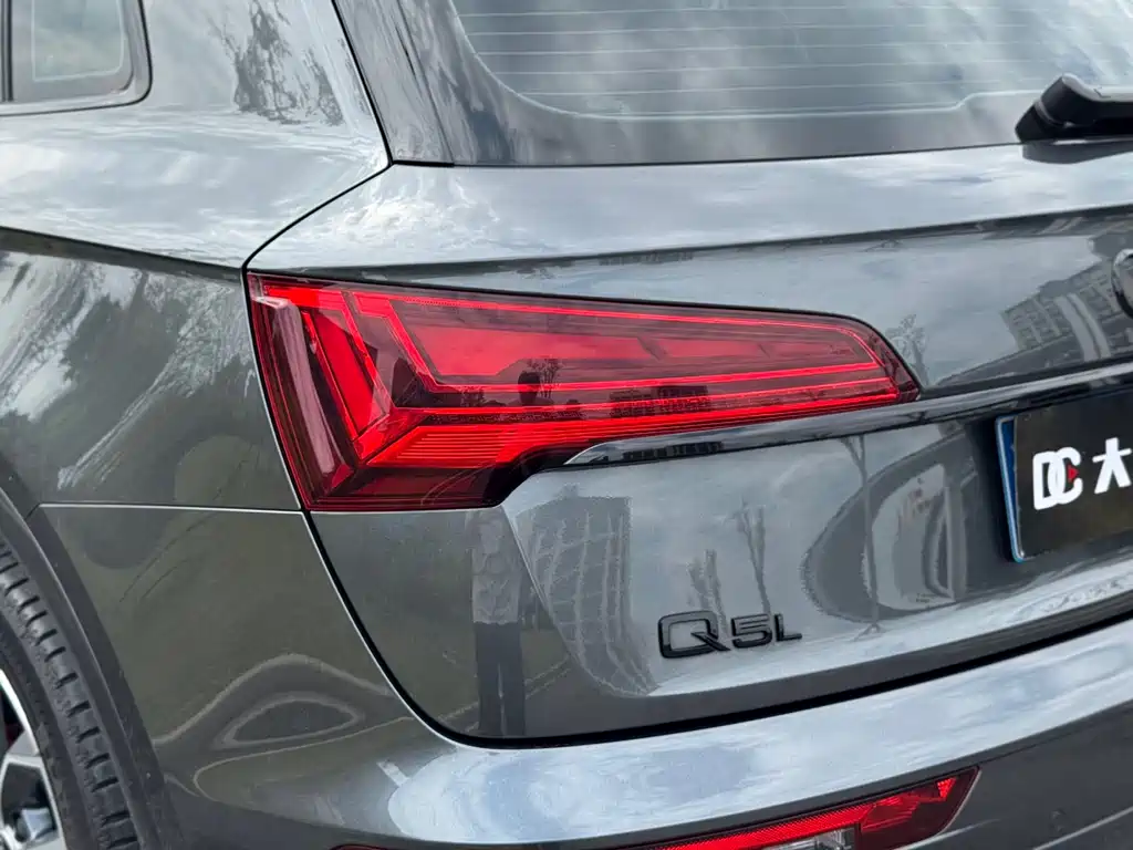 Audi Q5L 2023 — фото 8