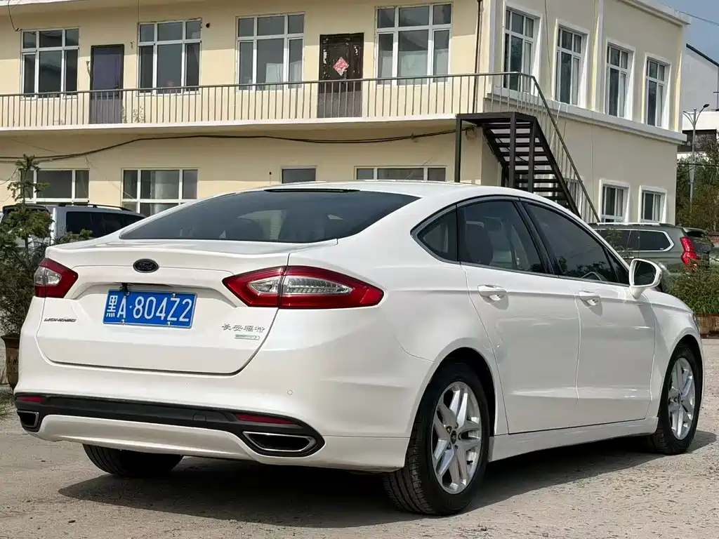 Ford Mondeo 2015 — фото 6
