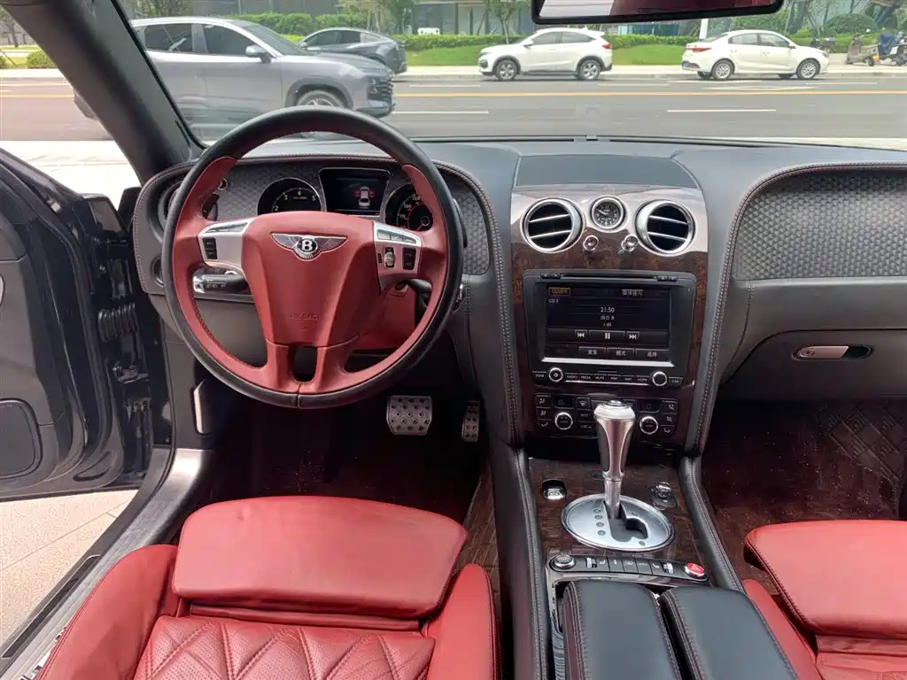 Bentley Flying Spur 2013 — фото 21