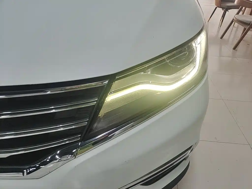 Roewe RX5 2017 — фото 24