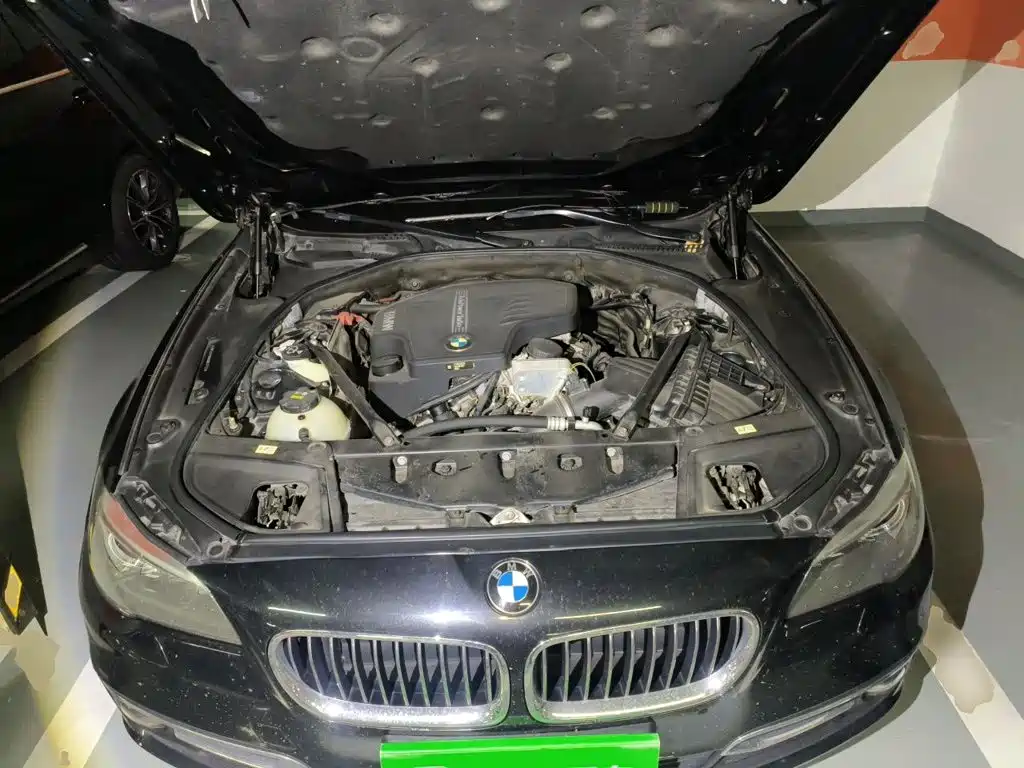 BMW 5 Series 2016 — фото 11
