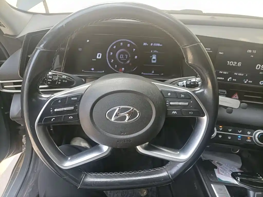 Hyundai Elantra 2021 — фото 11