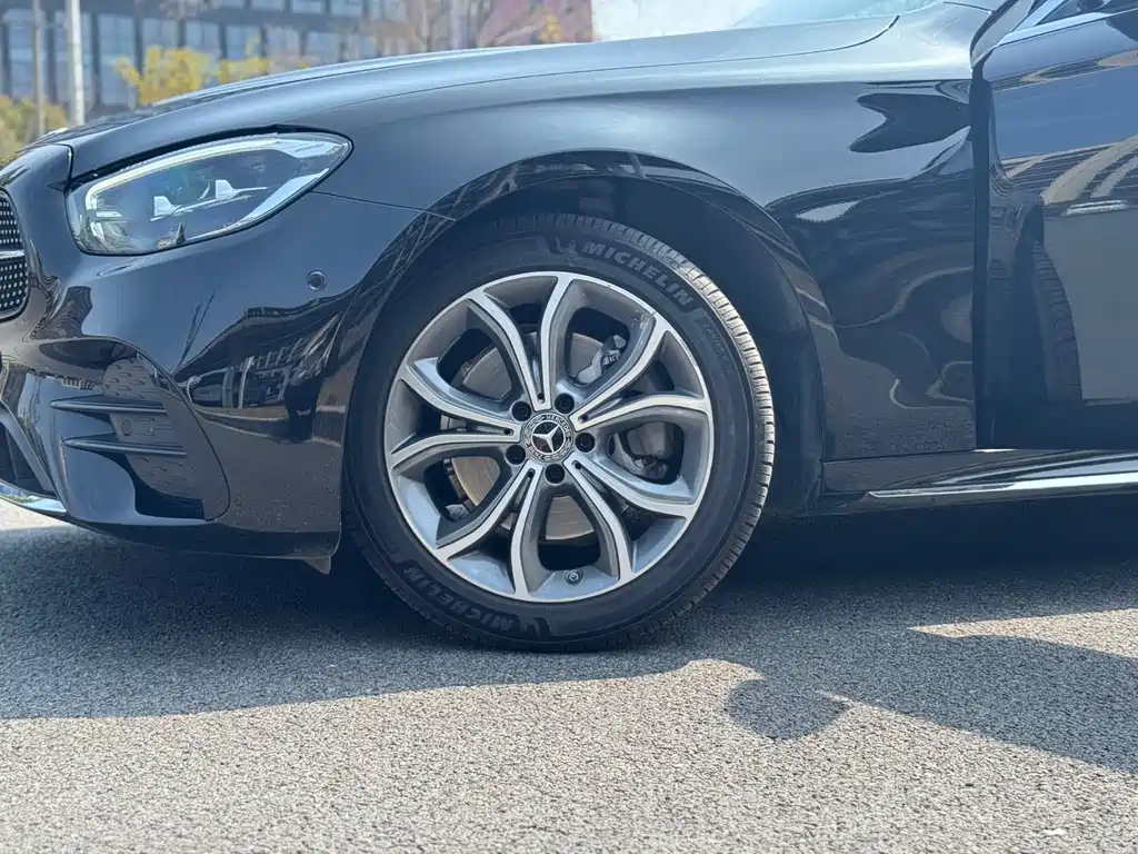 Mercedes-Benz E-Class 2023 — фото 9