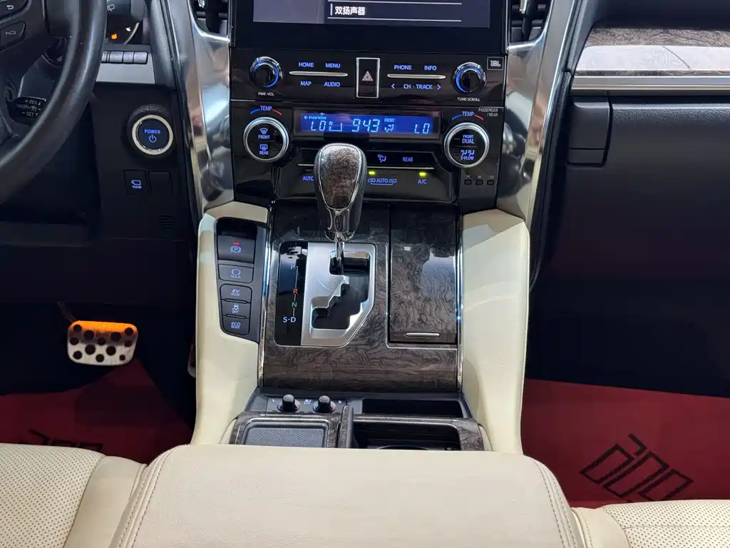 Toyota Vellfire 2022 — фото 18
