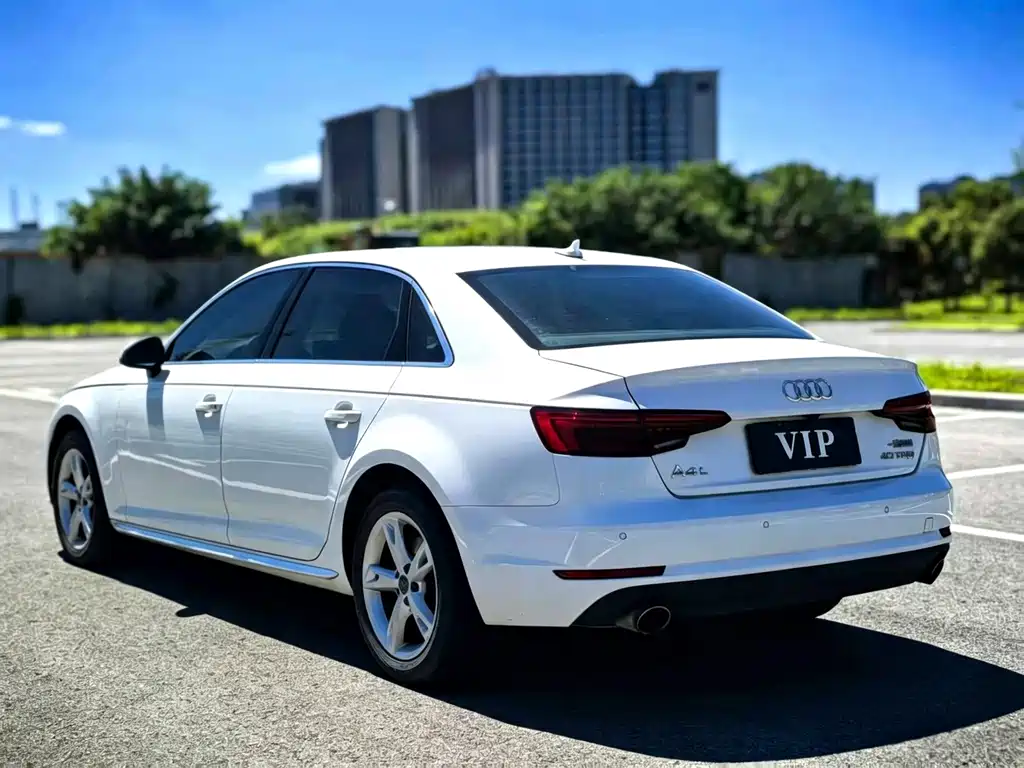 Audi A4L 2017