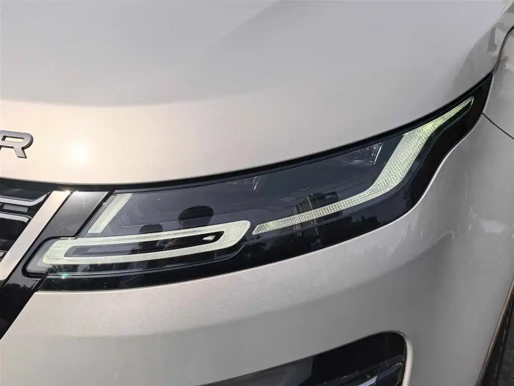 Land Rover Range Rover Evoque 2024 — фото 21