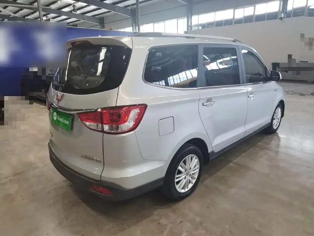 Wuling Hongguang 2016 — фото 7