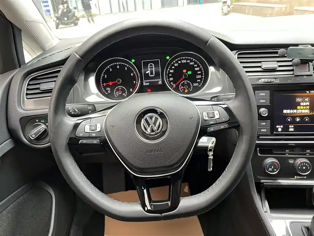 Volkswagen Golf 2019 — фото 10
