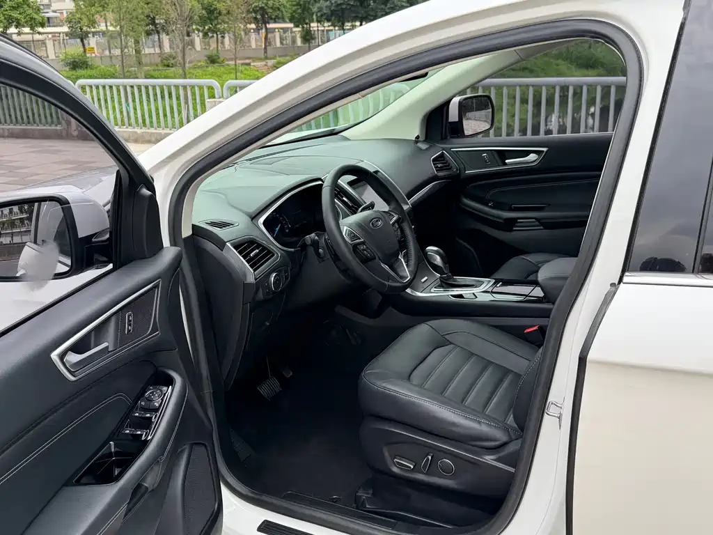 Ford Edge 2019 — фото 10