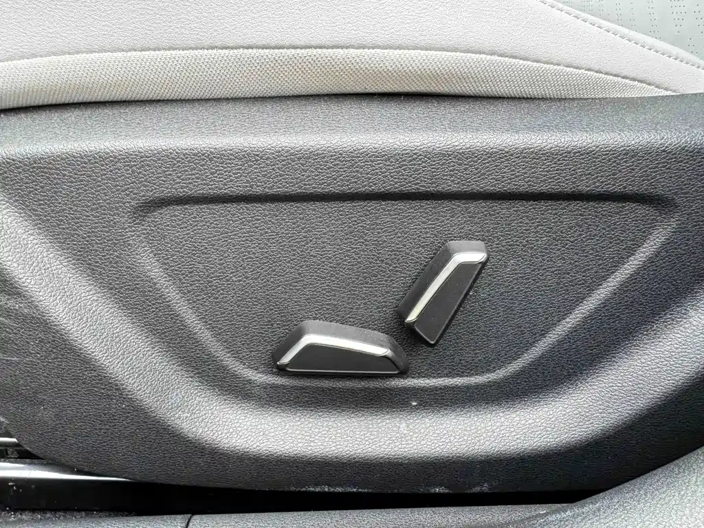 Geely Emgrand 2022 — фото 34