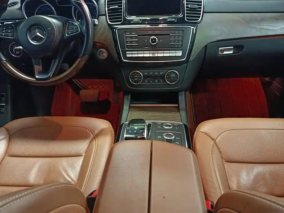 Mercedes-Benz GLS 2016 — фото 16