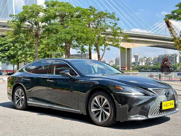 Lexus LS 2020