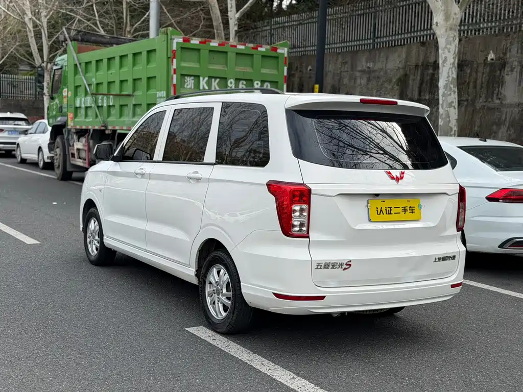 Wuling Hongguang 2019 — фото 17
