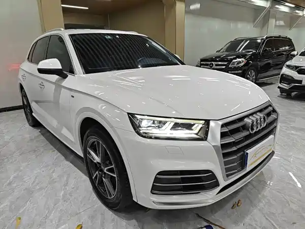 Audi Q5L 2020