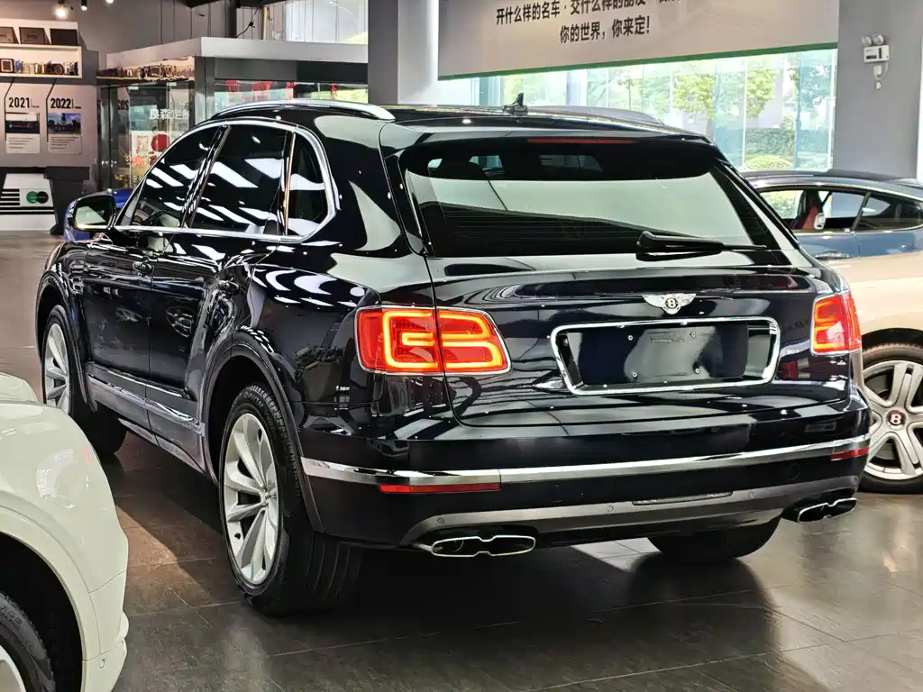 Bentley Bentayga 2020 — фото 4