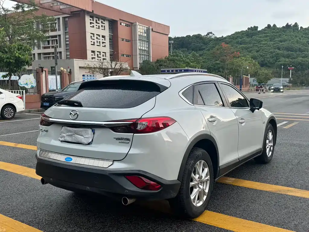 Mazda CX-4 2017 — фото 7