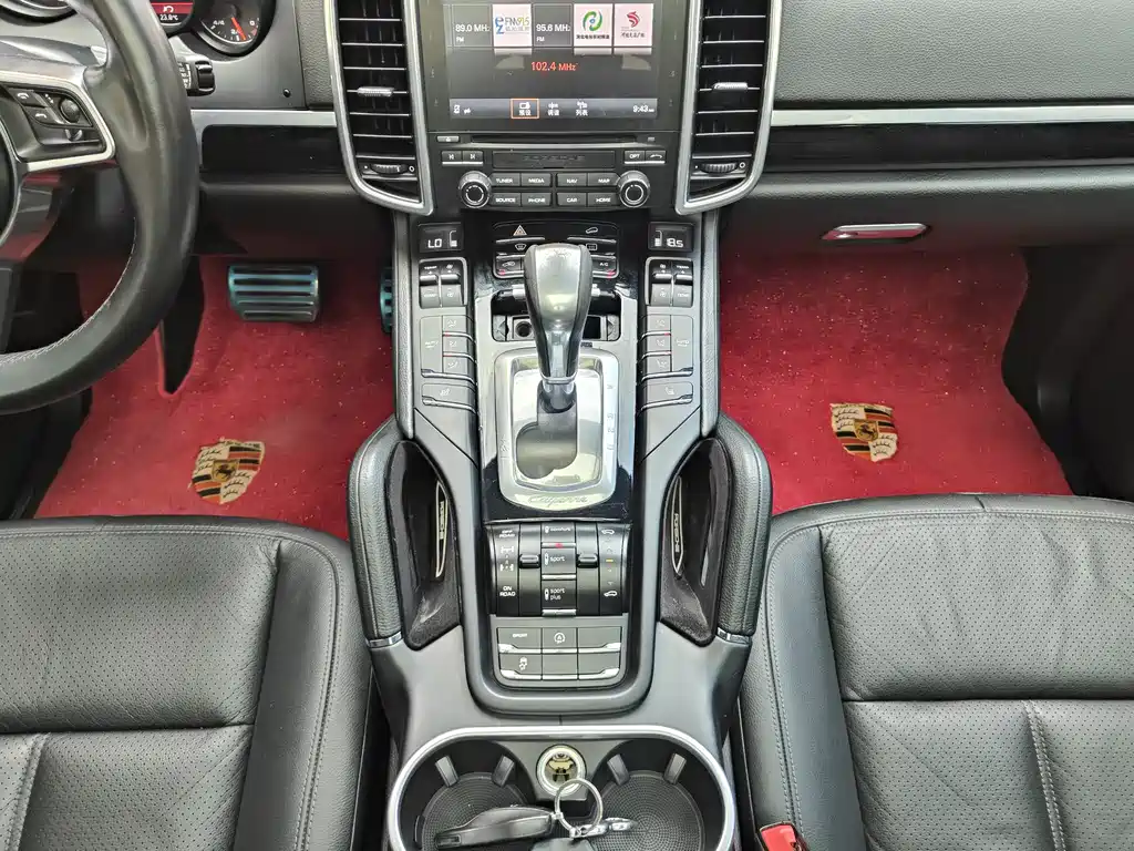 Porsche Cayenne 2017 — фото 13