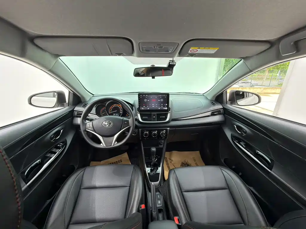 Toyota Yaris L 2022 — фото 15