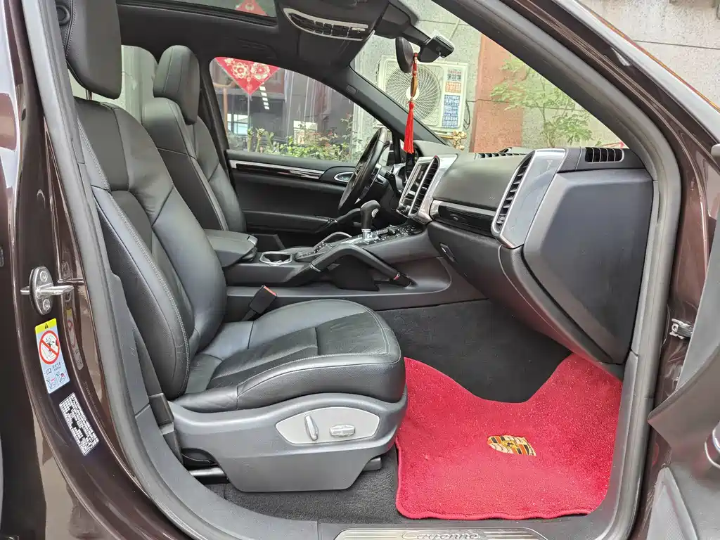 Porsche Cayenne 2017 — фото 10
