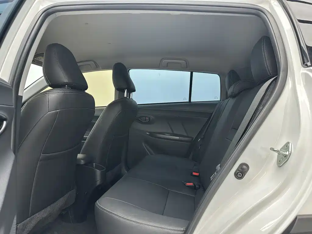 Toyota Yaris L 2023