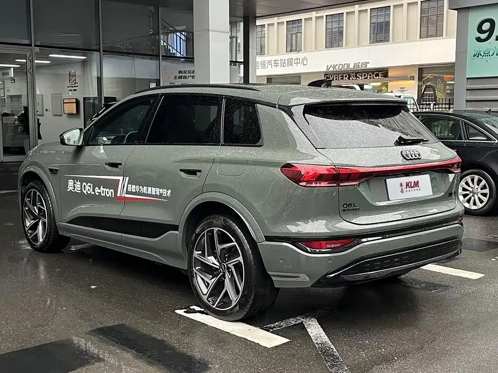 Audi Q6L E-Tron 2025 — фото 4